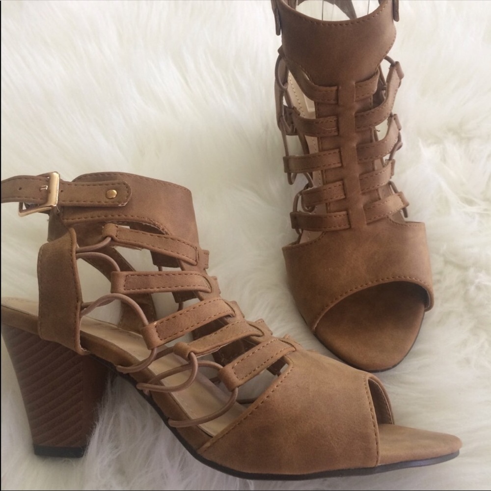 Open toe brown/tan sandals